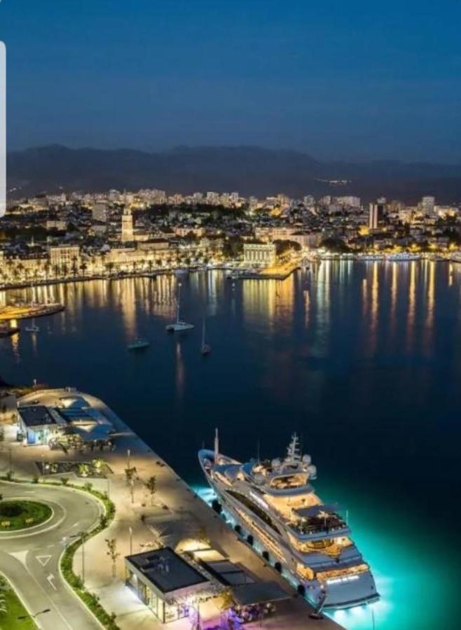 Apartman Mia With Pool1 Split Kültér fotó