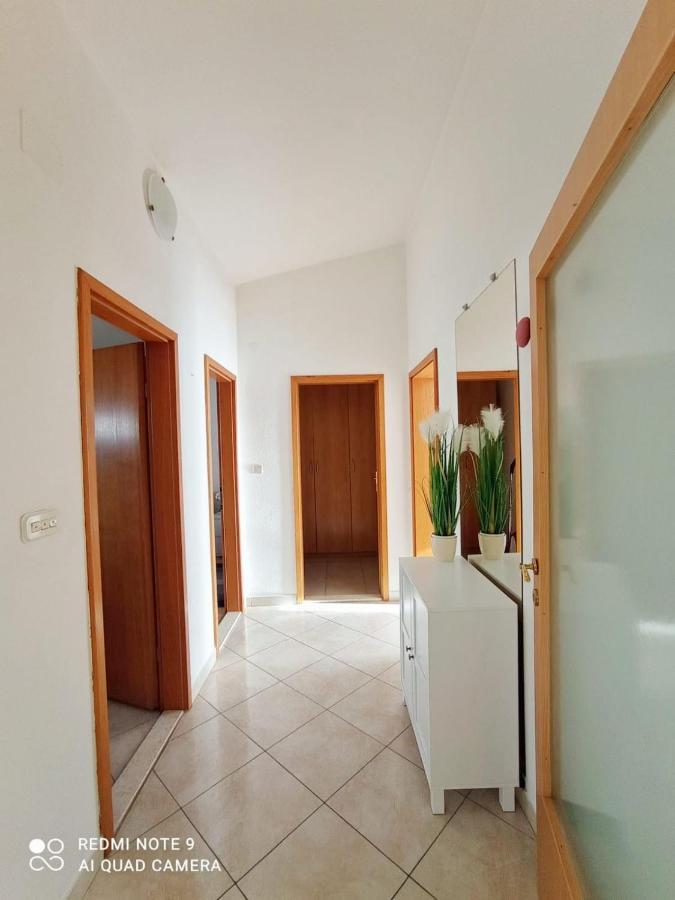 Apartman Mia With Pool1 Split Kültér fotó