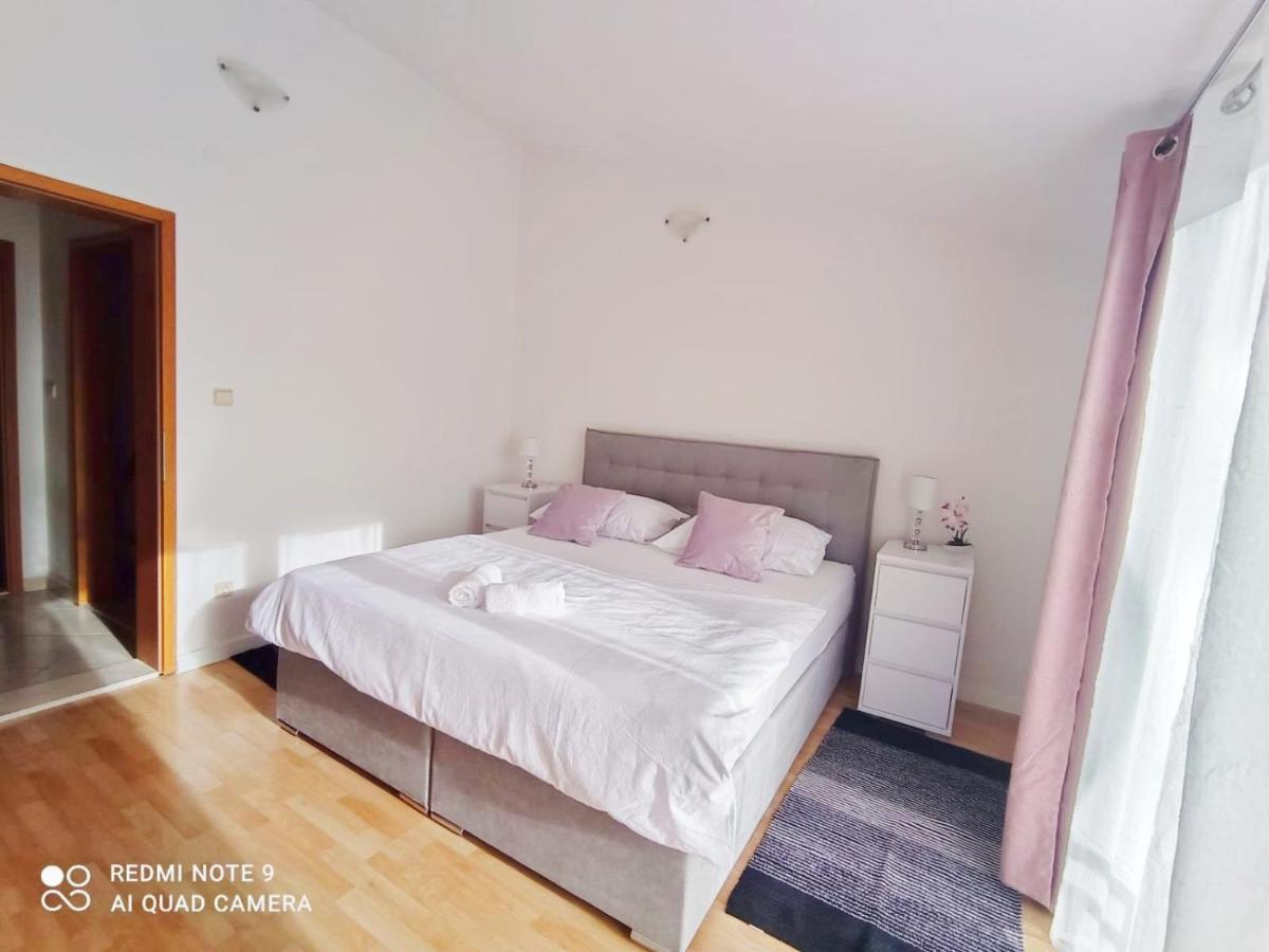 Apartman Mia With Pool1 Split Kültér fotó