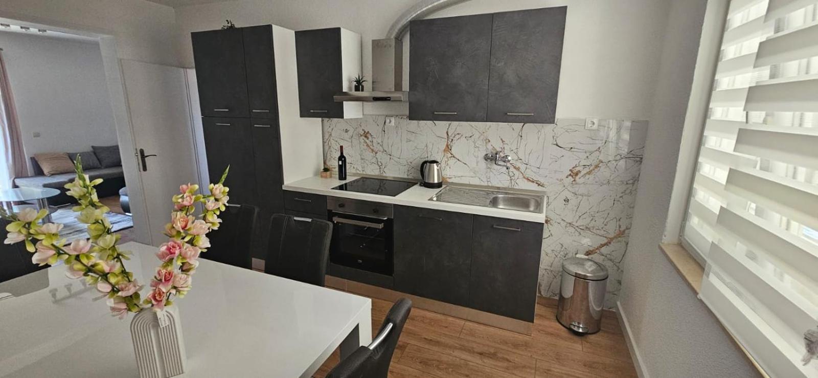 Apartman Mia With Pool1 Split Kültér fotó