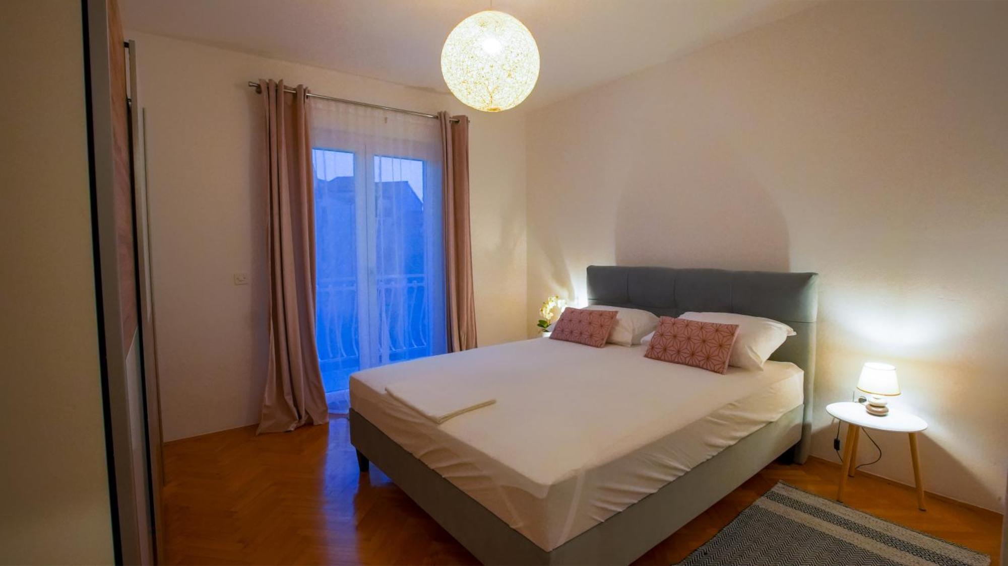Apartman Mia With Pool1 Split Kültér fotó